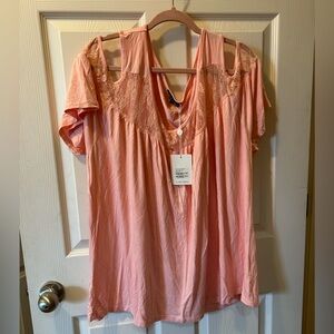 White Mark 4X Coral Top Blouse Shirt Cold Shoulder Soft Lace Detail Plus NWT